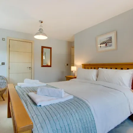 Number Six The Creekside * Looe