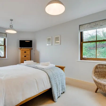 Number Six The Creekside * Looe