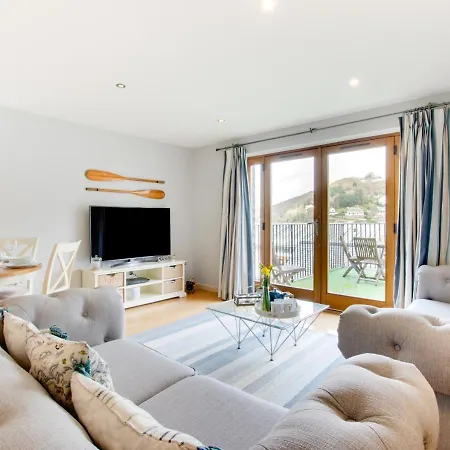 Number Six The Creekside Apartment *