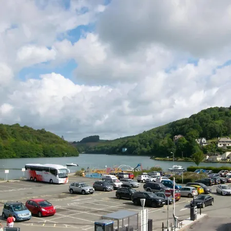 Number Six The Creekside Looe